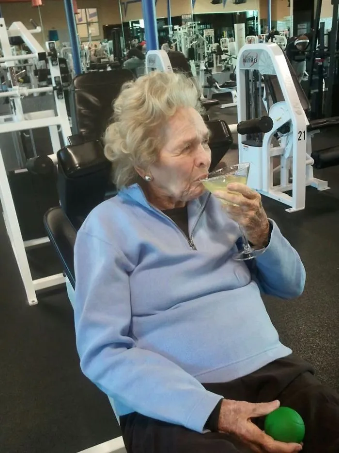 Esta señora en el gimnasio