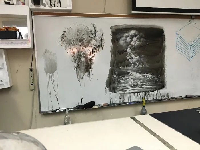 Esto es lo que hace mi profesor de arte en su tiempo libre