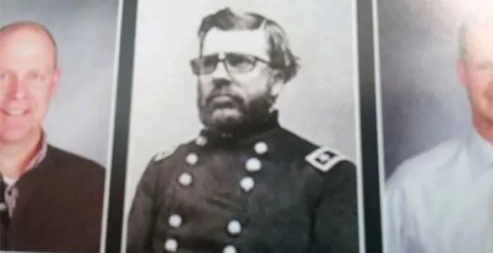 El profesor de historia en el anuario