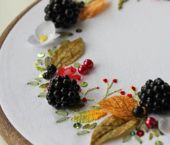 I Create Small Scenes From Nature Using Needle And Thread