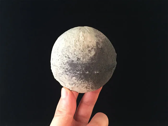 Japeto, luna de Saturno, en relieve