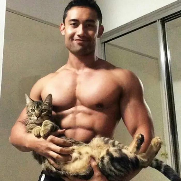 Hot Dudes With Kittens Is Still The Most Purrfect Instagram Account Ever (159 New Pics)