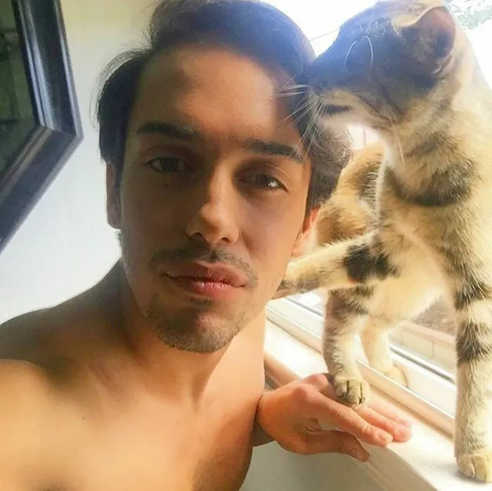 Hot Dudes With Kittens Is Still The Most Purrfect Instagram Account Ever (159 New Pics)
