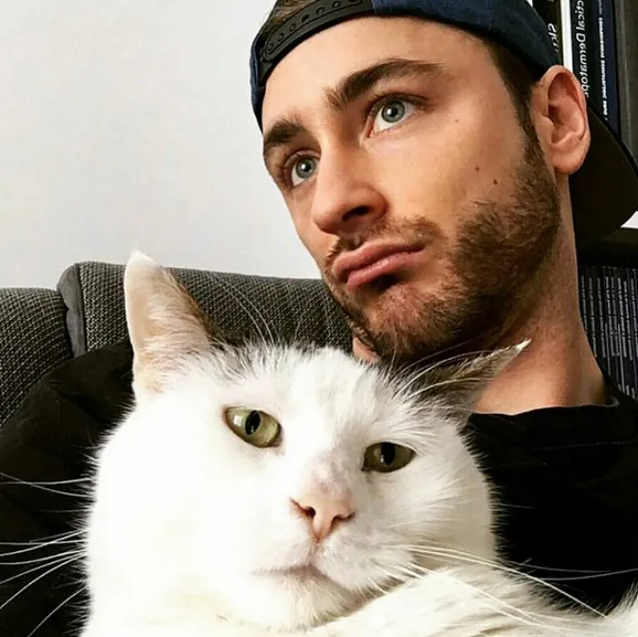 Hot Dudes With Kittens Is Still The Most Purrfect Instagram Account Ever (159 New Pics)