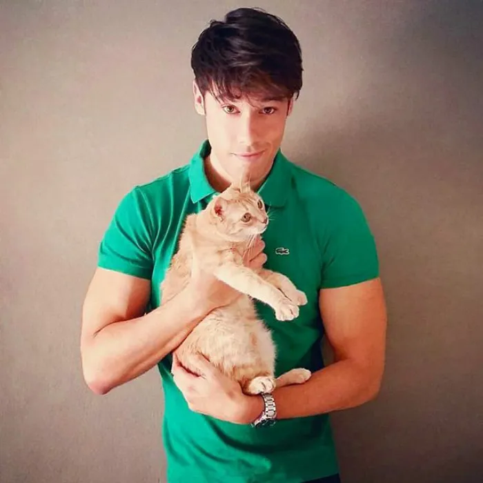 Hot Dudes With Kittens Is Still The Most Purrfect Instagram Account Ever (159 New Pics)