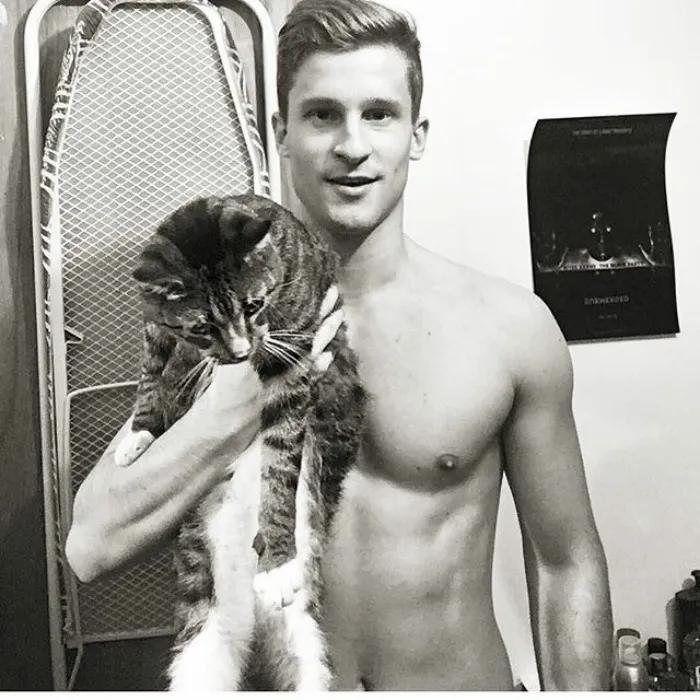 Hot Dudes With Kittens Is Still The Most Purrfect Instagram Account Ever (159 New Pics)
