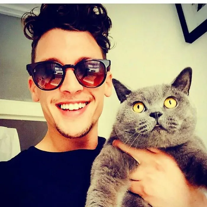 Hot Dudes With Kittens Is Still The Most Purrfect Instagram Account Ever (159 New Pics)
