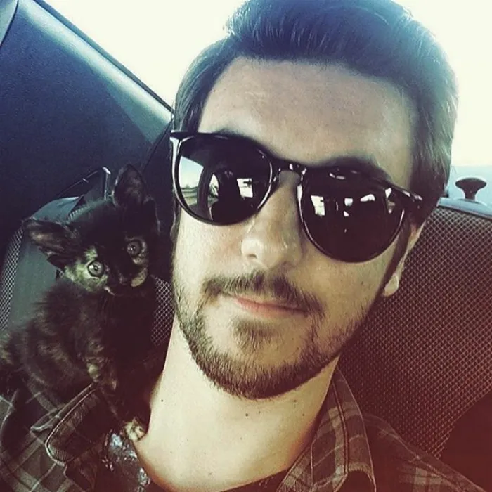 Hot Dudes With Kittens Is Still The Most Purrfect Instagram Account Ever (159 New Pics)