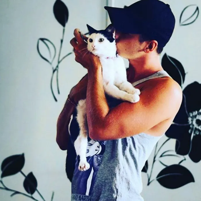 Hot Dudes With Kittens Is Still The Most Purrfect Instagram Account Ever (159 New Pics)