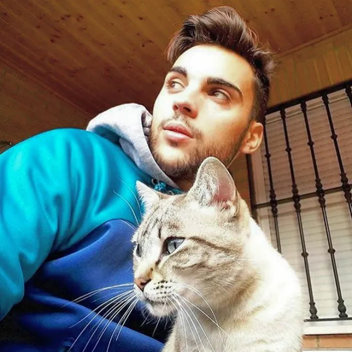 Hot Dudes With Kittens Is Still The Most Purrfect Instagram Account Ever (159 New Pics)