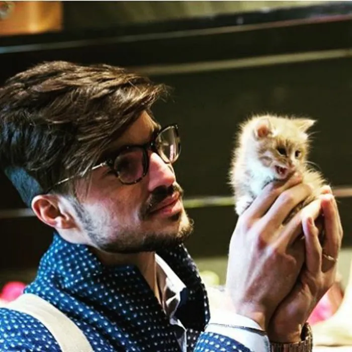 Hot Dudes With Kittens Is Still The Most Purrfect Instagram Account Ever (159 New Pics)