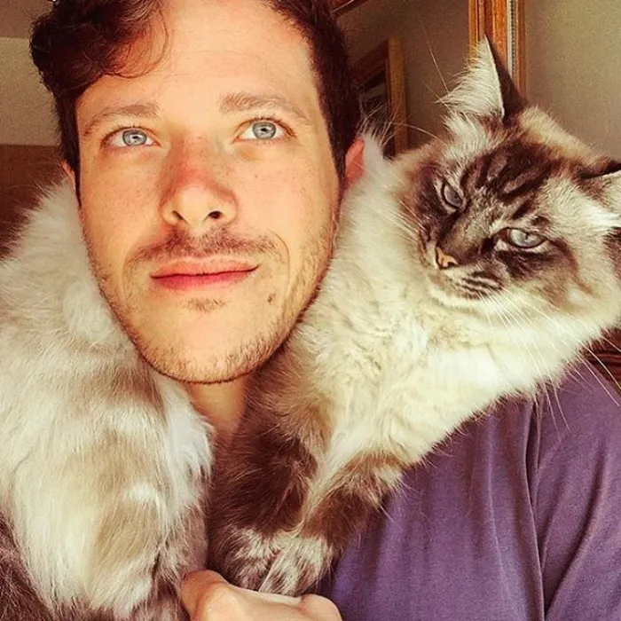 Hot Dudes With Kittens Is Still The Most Purrfect Instagram Account Ever (159 New Pics)