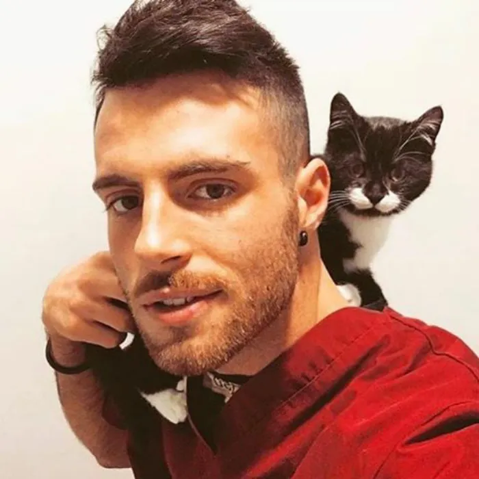 Hot Dudes With Kittens Is Still The Most Purrfect Instagram Account Ever (159 New Pics)