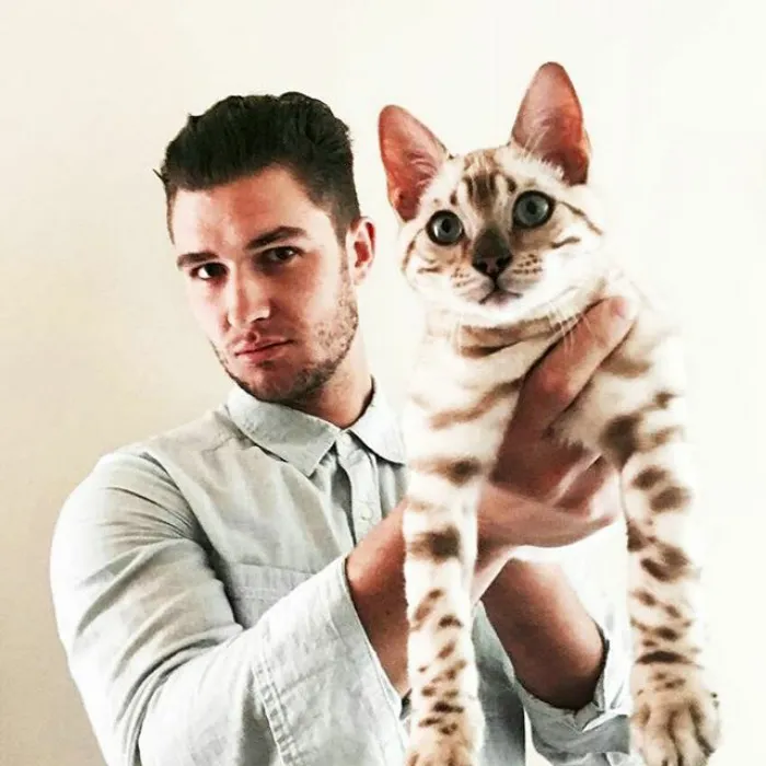 Hot Dudes With Kittens Is Still The Most Purrfect Instagram Account Ever (159 New Pics)