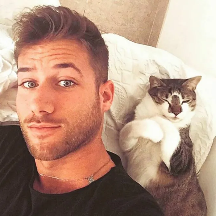 Hot Dudes With Kittens Is Still The Most Purrfect Instagram Account Ever (159 New Pics)