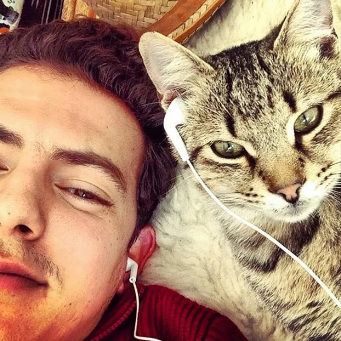 Hot Dudes With Kittens Is Still The Most Purrfect Instagram Account Ever (159 New Pics)