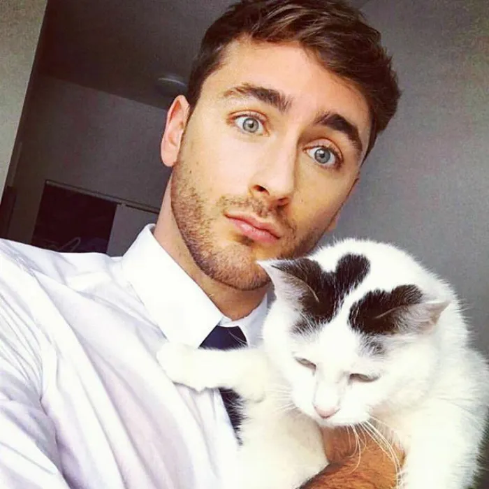 Hot Dudes With Kittens Is Still The Most Purrfect Instagram Account Ever (159 New Pics)