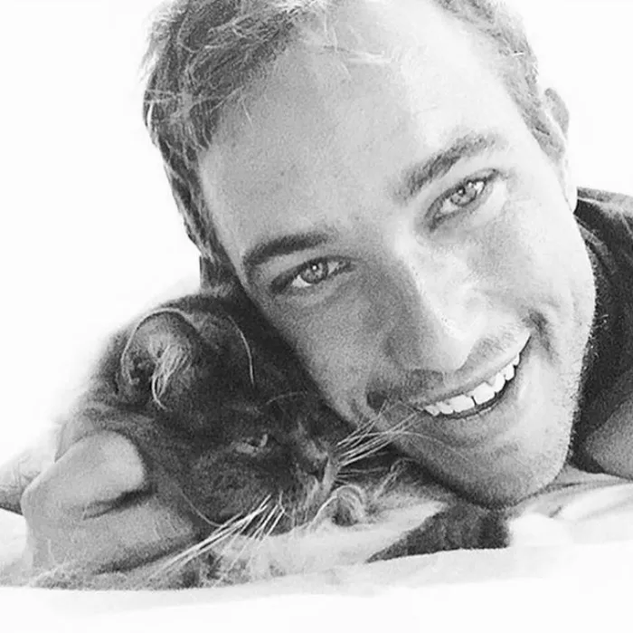 Hot Dudes With Kittens Is Still The Most Purrfect Instagram Account Ever (159 New Pics)