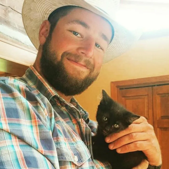 Hot Dudes With Kittens Is Still The Most Purrfect Instagram Account Ever (159 New Pics)