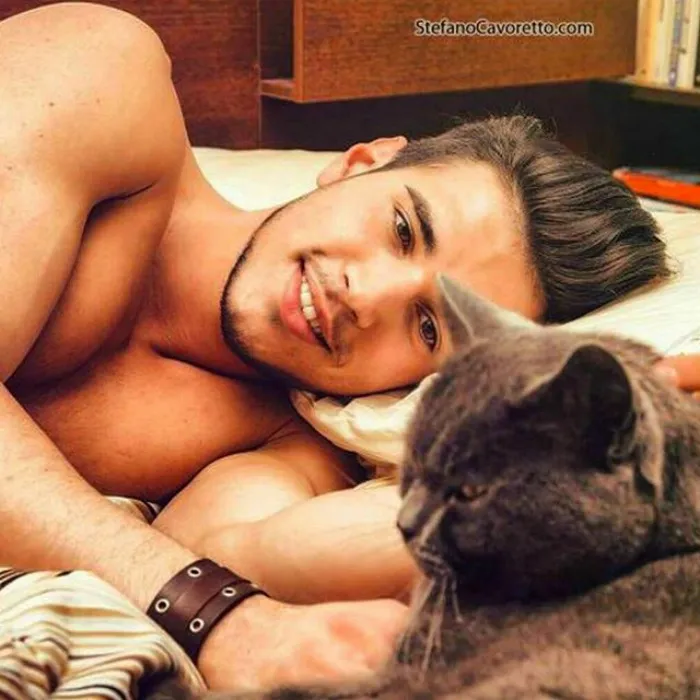 Hot Dudes With Kittens Is Still The Most Purrfect Instagram Account Ever (159 New Pics)