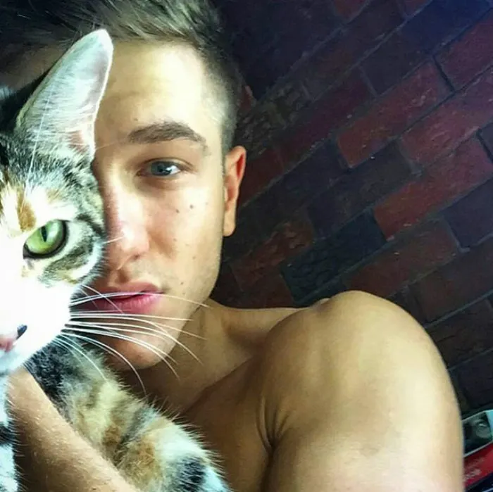 Hot Dudes With Kittens Is Still The Most Purrfect Instagram Account Ever (159 New Pics)