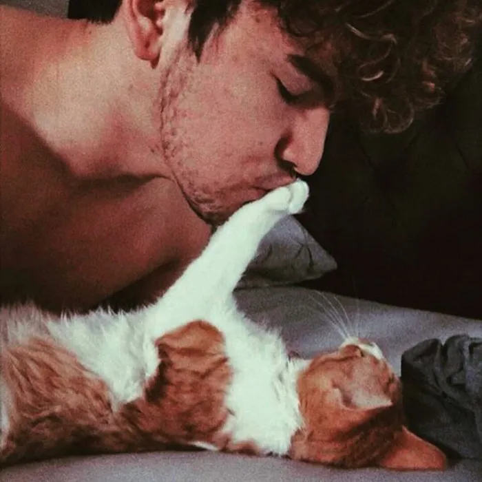 Hot Dudes With Kittens Is Still The Most Purrfect Instagram Account Ever (159 New Pics)