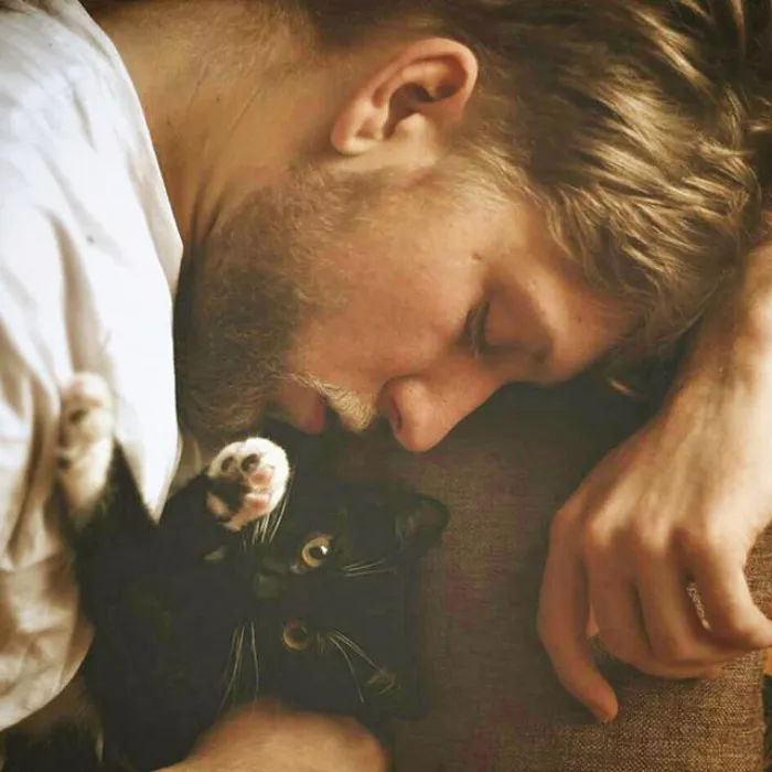 Hot Dudes With Kittens Is Still The Most Purrfect Instagram Account Ever (159 New Pics)