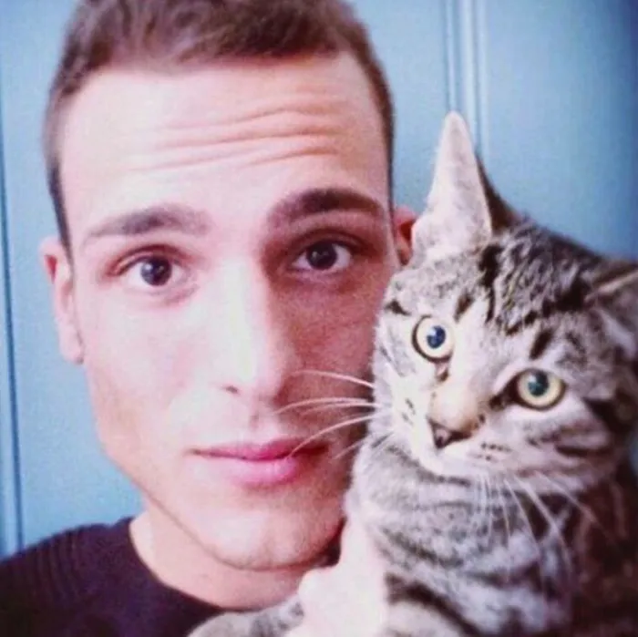 Hot Dudes With Kittens Is Still The Most Purrfect Instagram Account Ever (159 New Pics)