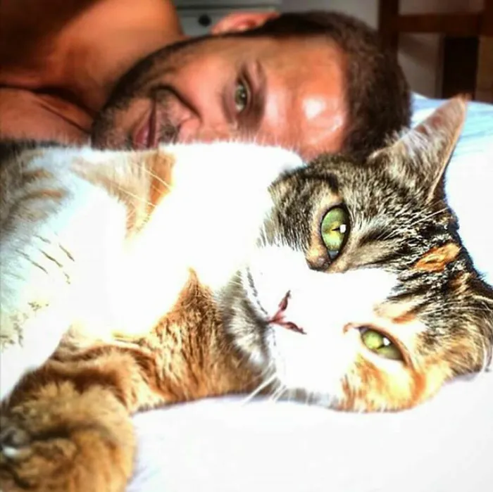 Hot Dudes With Kittens Is Still The Most Purrfect Instagram Account Ever (159 New Pics)