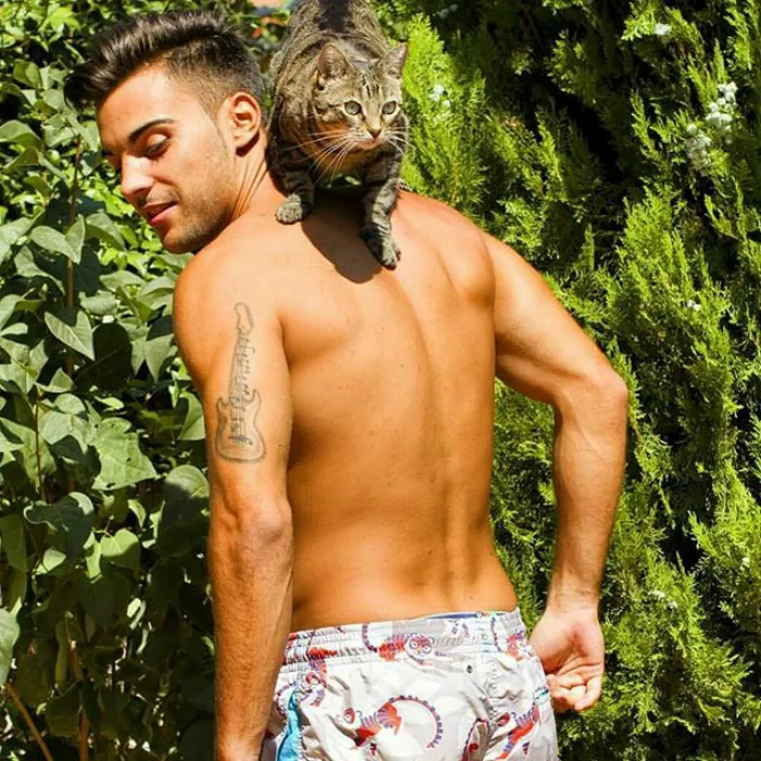 Hot Dudes With Kittens Is Still The Most Purrfect Instagram Account Ever (159 New Pics)
