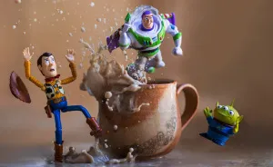 I Photograph "Toy Stories" By Creating Special Effects In Real Time