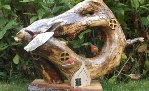 I Keep Finding Nice Pieces Of Wood In The Park, So I Decided To Recycle Them For Something Magical