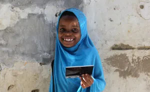 I Gave Instant Photos To More Than 60 Tanzanians Who Don't Have Them And Captured Their Smiles