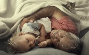 Immigrant Mother Captures The Incredible Bond Between Her Children And Their Grandparents As They See Each Other Just Once A Year