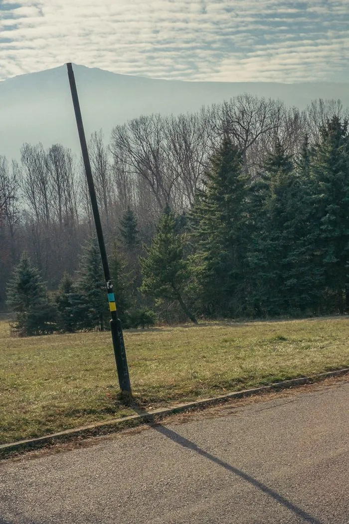 A Pole Holding A Mountain