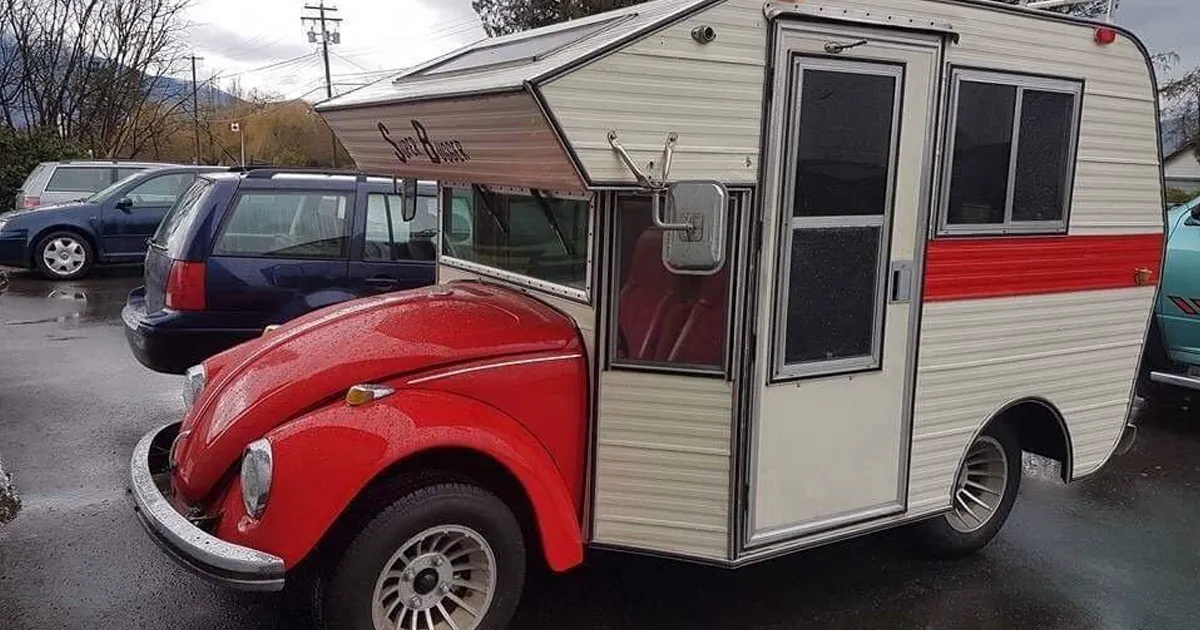 Curiosos Volkswagen Beetles de los 70 transformados en casas móviles o "bug campers"