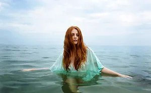 Photographer Travels Around The World To Capture The Incredible Beauty Of Red Hair, Photographs More Than 37 Redheads