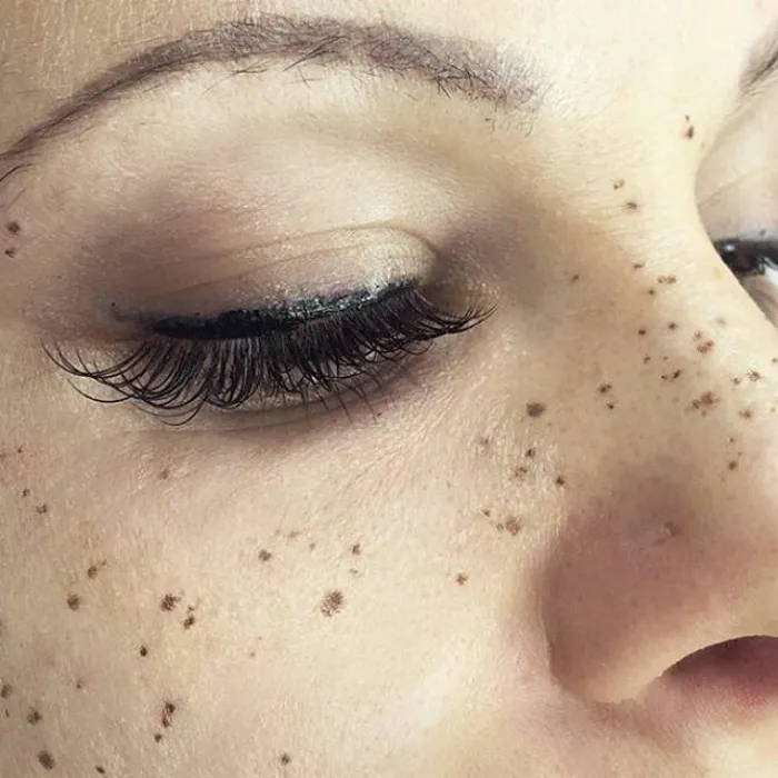 Tattooing Freckles On Your Face Is The New Beauty Craze, And They Look Surprisingly Beautiful