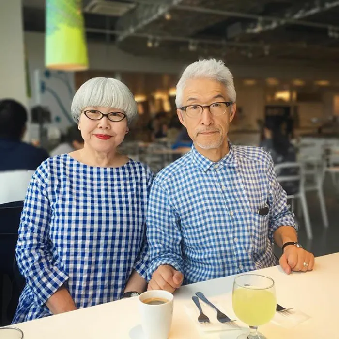 Esta pareja japonesa lleva 37 años casada y siempre se visten a juego