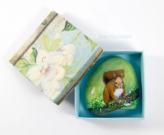 I Create Miniature Worlds Of Tiny Creatures On Stones (Part 2)