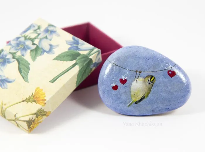 I Create Miniature Worlds Of Tiny Creatures On Stones (Part 2)