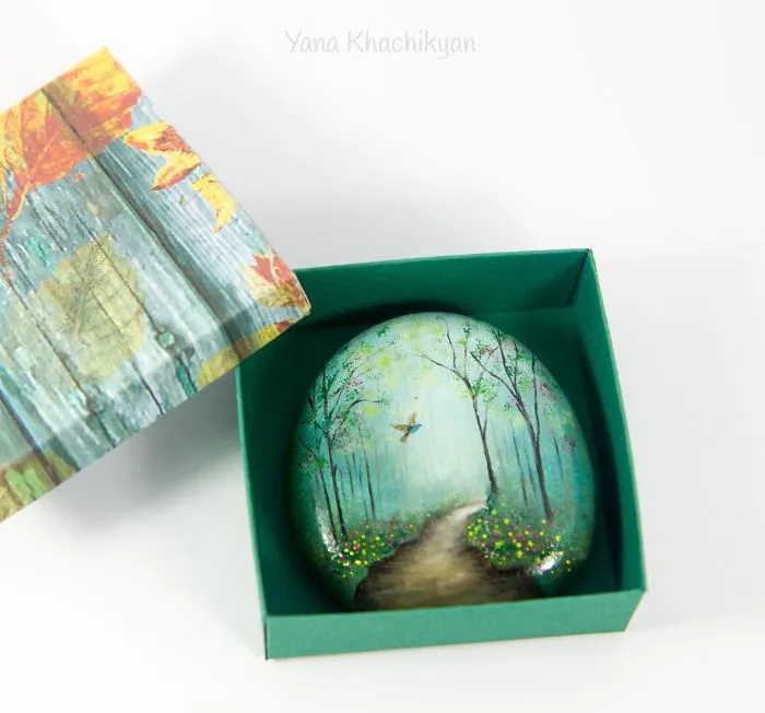 I Create Miniature Worlds Of Tiny Creatures On Stones (Part 2)