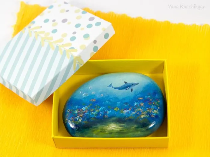 I Create Miniature Worlds Of Tiny Creatures On Stones (Part 2)