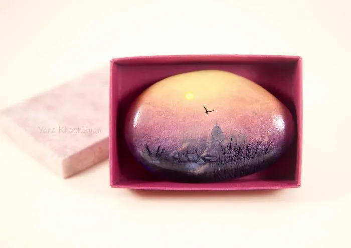 I Create Miniature Worlds Of Tiny Creatures On Stones (Part 2)