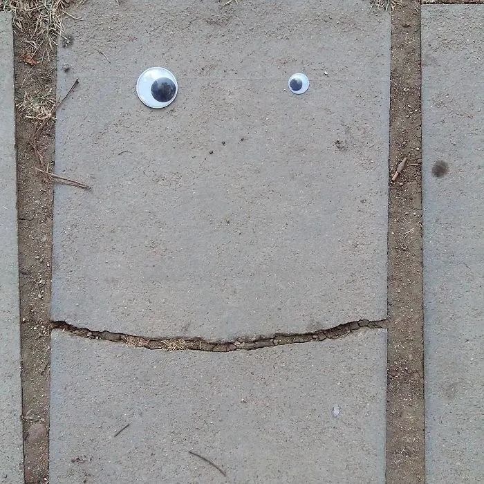 I Bring Bulgarian Streets To Life By Putting Googly Eyes On Random Objects