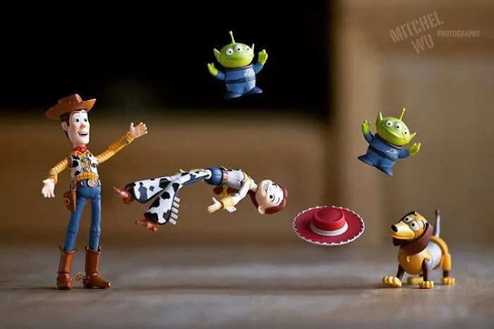 I Photograph "Toy Stories" By Creating Special Effects In Real Time