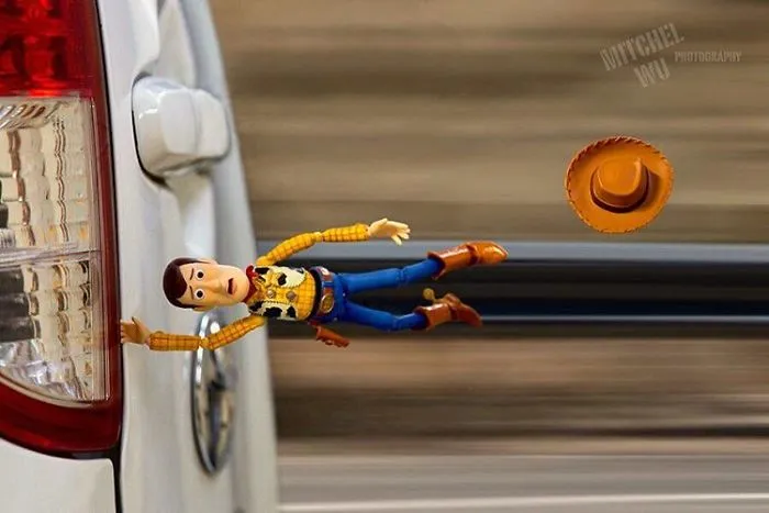 I Photograph "Toy Stories" By Creating Special Effects In Real Time