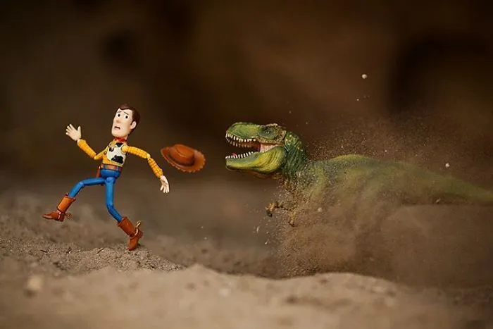 I Photograph "Toy Stories" By Creating Special Effects In Real Time