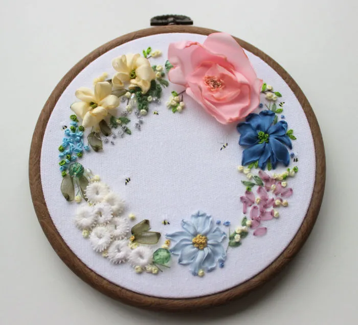 I Create Small Scenes From Nature Using Needle And Thread