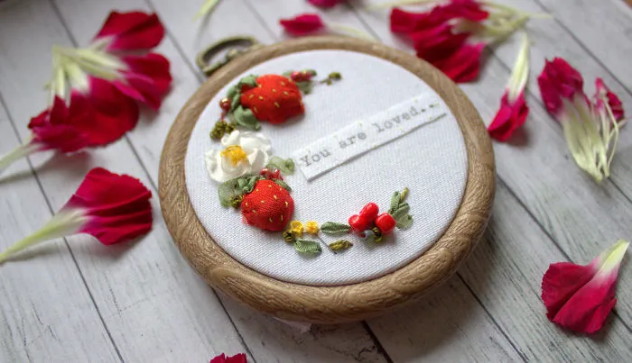 I Create Small Scenes From Nature Using Needle And Thread